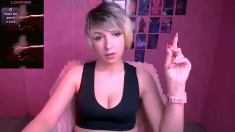 Snapshot of mishelle_blondie chatting on 03/20/26, 06:29 Mishelle online show from 03/20/26, 06:29