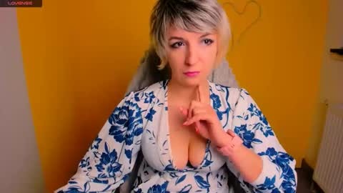 Snapshot of mishelle_blondie chatting on 03/24/26, 07:13 Mishelle online show from 03/24/26, 07:13