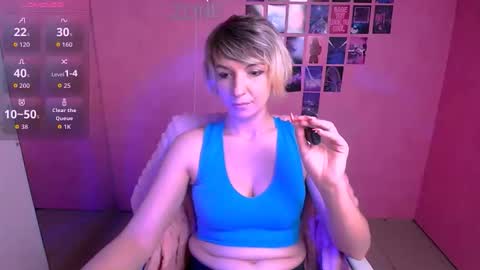 Snapshot of mishelle_blondie chatting on 04/02/26, 05:49 Mishelle online show from 04/02/26, 05:49