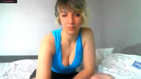 Snapshot of mishelle_blondie chatting on 04/19/26, 12:59 Mishelle online show from 04/19/26, 12:59