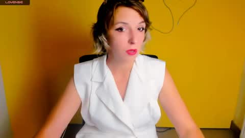 Snapshot of mishelle_blondie chatting on 08/04/26, 11:24 Mishelle online show from 08/04/26, 11:24