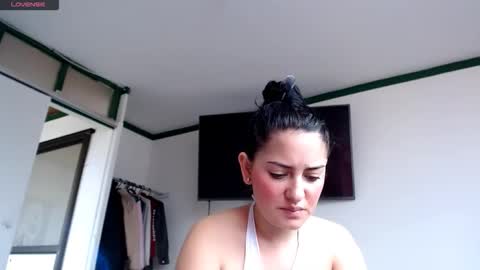 Snapshot of misnicol chatting on 03/11/26, 01:28 Nicol online show from 03/11/26, 01:28