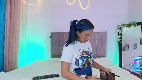 Snapshot of misofialeal chatting on 04/11/26, 06:45 misofialeal online show from 04/11/26, 06:45