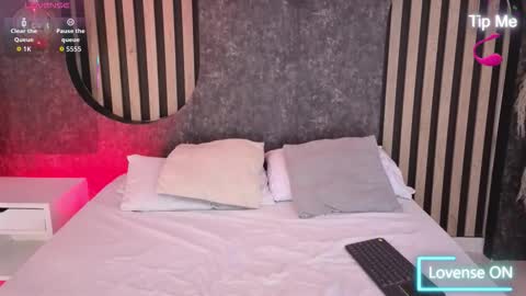 Snapshot of miss10_antonella chatting on 11/23/25, 11:43 Antonella online show from 11/23/25, 11:43