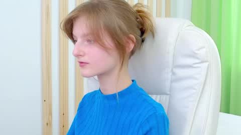 Snapshot of miss___alisa chatting on 03/12/26, 01:17 Alisa NONNUDE online show from 03/12/26, 01:17