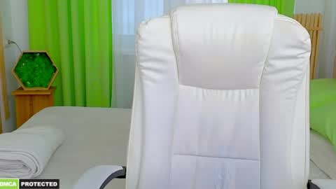 Snapshot of miss___alisa chatting on 04/04/26, 03:09 Alisa NONNUDE online show from 04/04/26, 03:09