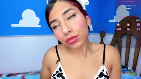 Snapshot of miss___allison chatting on 02/11/25, 02:13 Allison online show from 02/11/25, 02:13