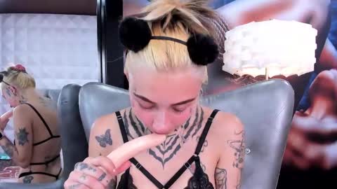 miss___angel online show from 02/11/25, 06:44