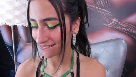 Taylor online show from 12/04/25, 02:43