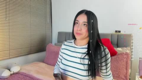 Snapshot of miss__jones_ chatting on 05/18/26, 12:18 miss__jones_ online show from 05/18/26, 12:18