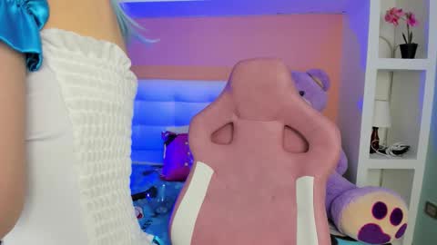 Lunna online show from 10/21/25, 11:00