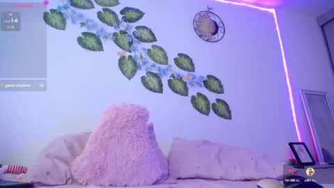 Snapshot of miss__saenz chatting on 10/07/25, 10:07          online show from 10/07/25, 10:07
