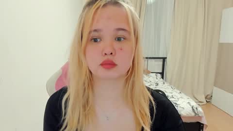 Snapshot of miss__selena chatting on 01/24/25, 06:14 miss__selena online show from 01/24/25, 06:14