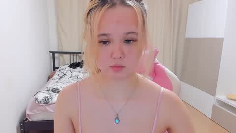 Snapshot of miss__selena chatting on 02/03/25, 06:28 miss__selena online show from 02/03/25, 06:28