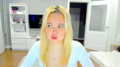 Snapshot of miss__selena chatting on 11/29/25, 09:40 miss__selena online show from 11/29/25, 09:40