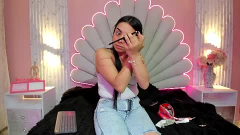 Snapshot of miss__star_ chatting on 06/11/26, 01:09 miss__star_ online show from 06/11/26, 01:09