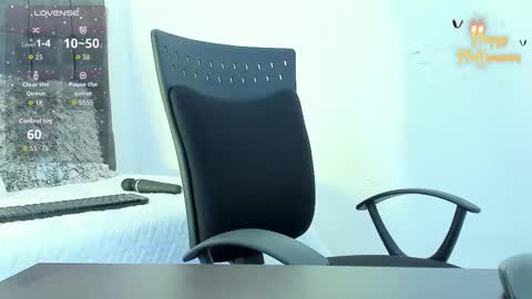 Snapshot of miss_aitana_ chatting on 10/22/25, 01:11 miss_aitana_ online show from 10/22/25, 01:11