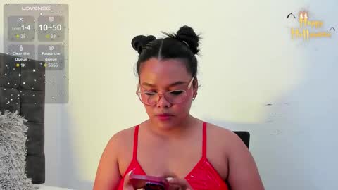 Snapshot of miss_aitana_ chatting on 10/23/25, 12:04 miss_aitana_ online show from 10/23/25, 12:04