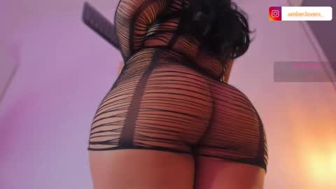 Snapshot of miss_ambrer chatting on 11/13/25, 04:11 Amber online show from 11/13/25, 04:11
