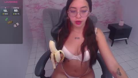 Snapshot of miss_andrea_t chatting on 01/09/25, 02:07 andrea online show from 01/09/25, 02:07