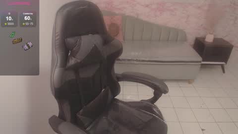 Snapshot of miss_andrea_t chatting on 01/14/25, 10:59 andrea online show from 01/14/25, 10:59