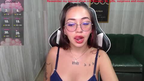 Snapshot of miss_andrea_t chatting on 02/08/25, 07:38 andrea online show from 02/08/25, 07:38