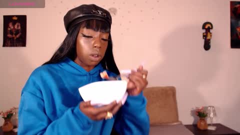 Aria Diaz online show from 10/10/25, 12:15