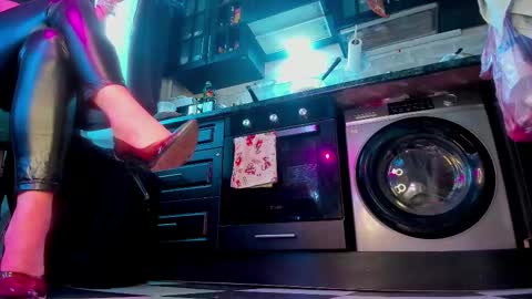 Snapshot of miss_asmodeus chatting on 03/04/25, 08:02 missAsmodeus online show from 03/04/25, 08:02