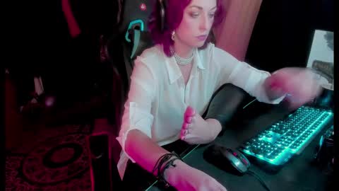 Snapshot of miss_asmodeus chatting on 10/28/25, 07:49 missAsmodeus online show from 10/28/25, 07:49