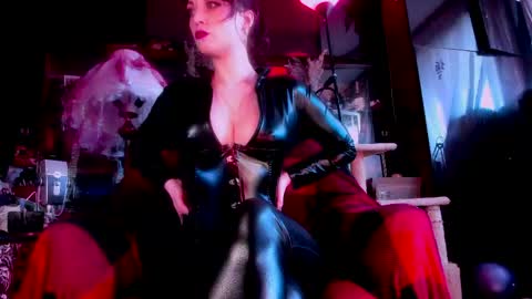 Snapshot of miss_asmodeus chatting on 04/10/26, 01:49 missAsmodeus online show from 04/10/26, 01:49