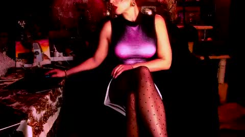Snapshot of miss_asmodeus chatting on 04/19/26, 07:49 missAsmodeus online show from 04/19/26, 07:49