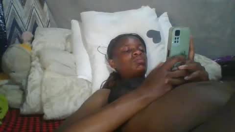 miss_belllo online show from 03/12/25, 09:55