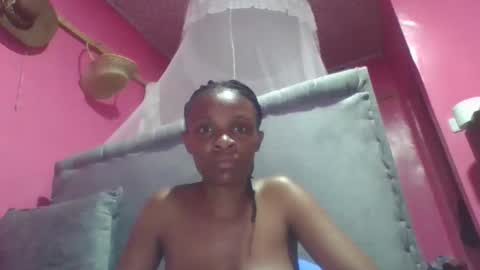 miss_belllo online show from 09/28/25, 01:05