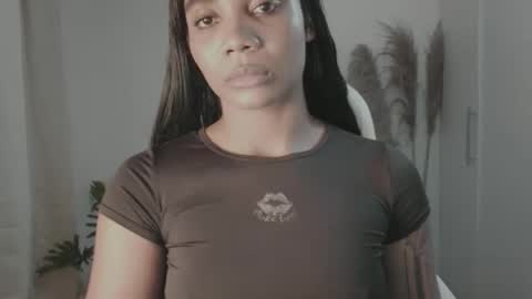 miss_benz online show from 11/08/25, 03:39