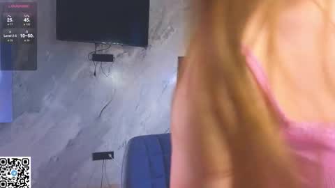 Snapshot of miss_bubbles chatting on 11/09/25, 02:32 Sandy online show from 11/09/25, 02:32