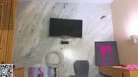 Snapshot of miss_bubbles chatting on 11/22/25, 12:42 Sandy online show from 11/22/25, 12:42