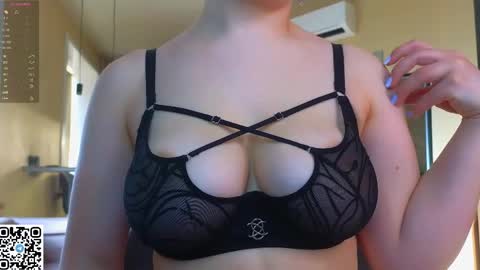 Sandy online show from 04/17/26, 01:08