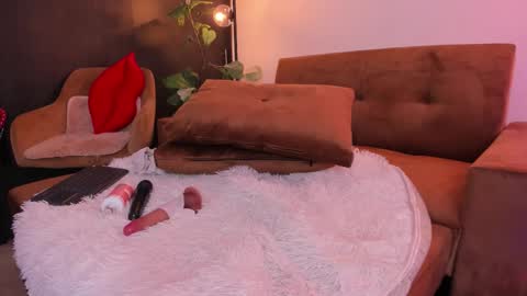 Charlize online show from 03/08/26, 02:04