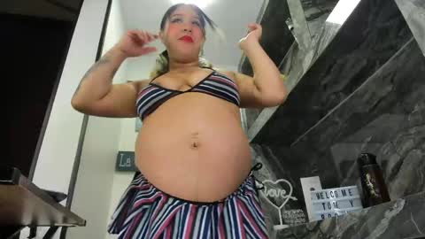 Snapshot of miss_danika chatting on 04/23/26, 11:09 Danika online show from 04/23/26, 11:09