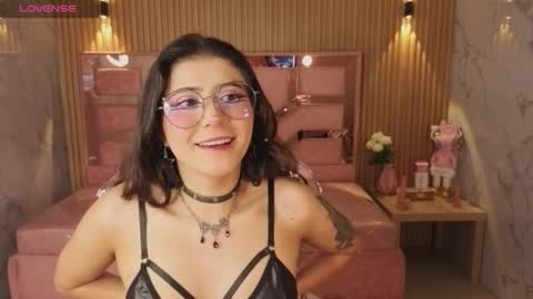Snapshot of miss_devil_s chatting on 03/06/26, 03:25 miss_devil_s online show from 03/06/26, 03:25