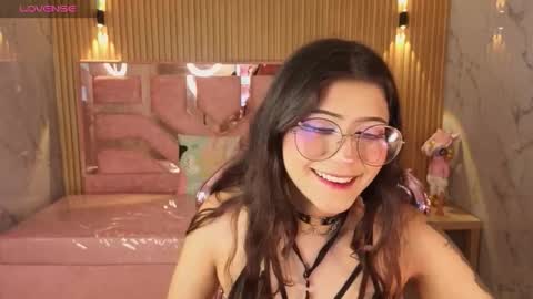 Snapshot of miss_devil_s chatting on 03/08/26, 03:21 miss_devil_s online show from 03/08/26, 03:21