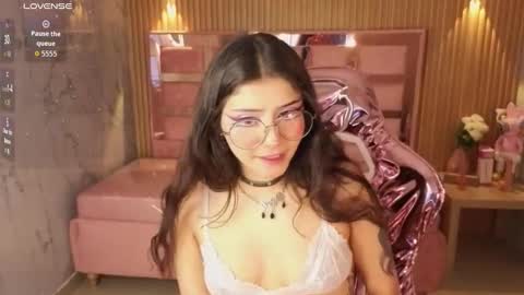 Snapshot of miss_devil_s chatting on 03/12/26, 03:23 miss_devil_s online show from 03/12/26, 03:23