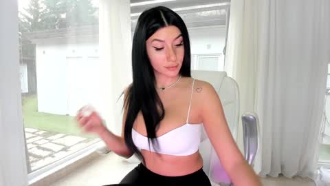 miss_diamond__ online show from 02/04/25, 07:18
