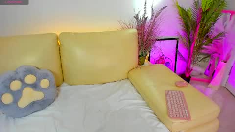 Snapshot of miss_elias chatting on 04/04/26, 12:35 Elia online show from 04/04/26, 12:35