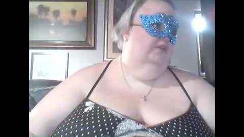 Snapshot of miss_ella_rose chatting on 05/16/26, 10:36 miss_ella_rose online show from 05/16/26, 10:36