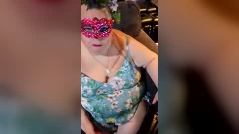 Snapshot of miss_ella_rose chatting on 06/17/26, 02:36 miss_ella_rose online show from 06/17/26, 02:36