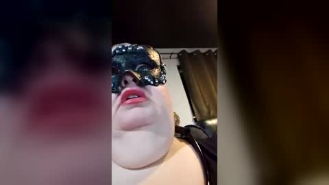 Snapshot of miss_ella_rose chatting on 06/18/26, 03:29 miss_ella_rose online show from 06/18/26, 03:29