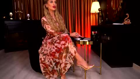 Snapshot of miss_ema_divine chatting on 09/15/25, 05:02 Miss Ema Devine online show from 09/15/25, 05:02