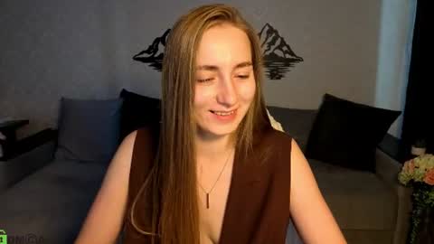 Snapshot of miss_emily19 chatting on 06/21/26, 08:06 Emily online show from 06/21/26, 08:06