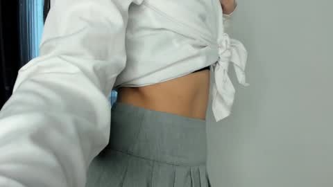 Snapshot of miss_emilyy chatting on 12/20/24, 11:10 Emily online show from 12/20/24, 11:10